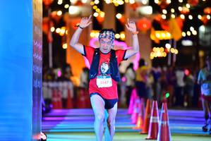 BIB: 201, 147
                            <button type="button" onclick="openModal(21803918)" class="btn btn-primary btn-sm float-right btn-popup" data-toggle="modal" data-target=".modal-high-quality">
                        <i class="fas fa-shopping-cart"></i> Add to Cart
                    </button>
                                            <button type="button" onclick="isThisMe(21803918, true)" class="btn btn-success btn-sm float-right btn-popup btn-isme hidden" data-toggle="tooltip" data-placement="bottom" title="นี่คือรูปของคุณใช่ไหม คลิกที่นี่เพื่อเอาเข้าอัลบั้ม">
                        <i class="fas fa-plus"></i> Add to album
                    </button>
                    <button type="button" onclick="isThisMe(21803918, false)" class="btn btn-warning btn-sm float-right btn-popup btn-isnotme hidden">
                        <i class="fas fa-ban"></i> Remove from album
                    </button>